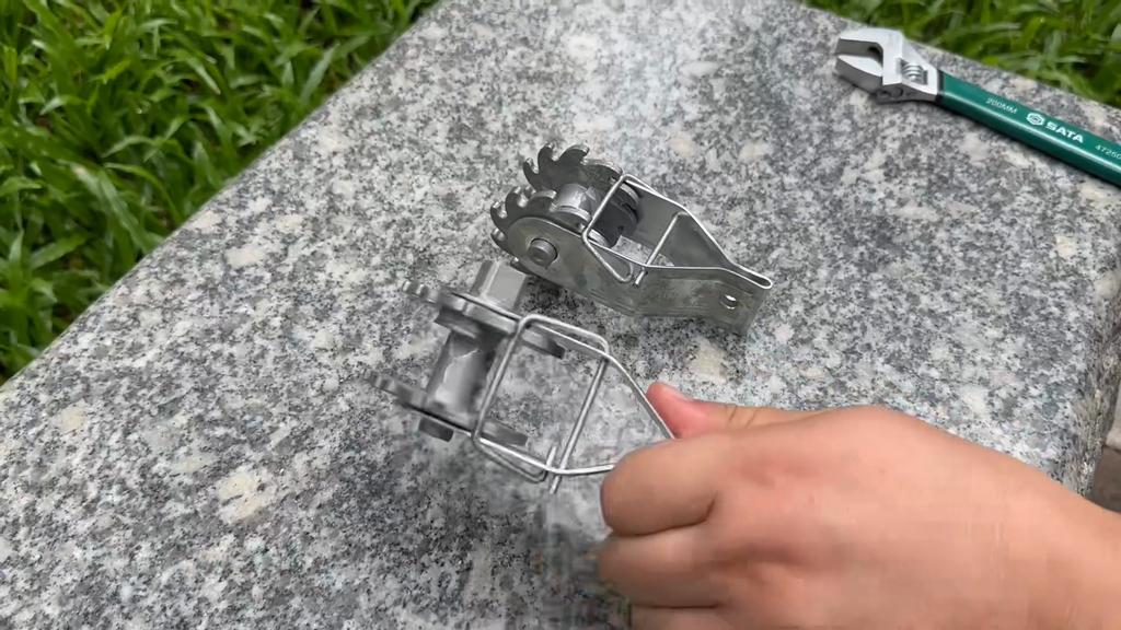 Electric Fence Wire Strainer, 2PCS Heavy Duty Inline Wire Tensioner, Wire Ratchet Tensioner for Electric Fence, Farm Fence