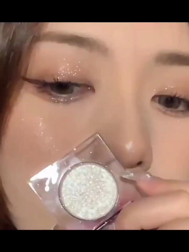 Eyeshadow Tray Fine Shimmer Pearlescent Waterproof Sleeper Silkworm Contouring Eyeshadow Natural Highlight Brightening Long-lasting Set Makeup